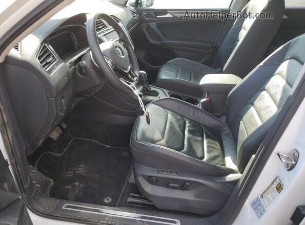 3VV4B7AX4LM109824 2020 VOLKSWAGEN TIGUAN White Dashboard view