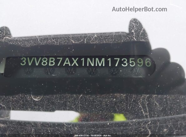3VV8B7AX1NM173596 2022 VOLKSWAGEN TIGUAN White Շարժիչի բաժամունքի տեսք