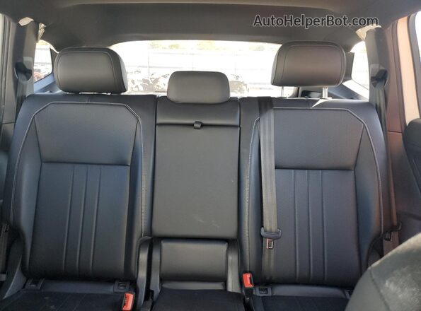 3VV8B7AX3NM086718 2022 VOLKSWAGEN TIGUAN White Widok tylnych siedzeń