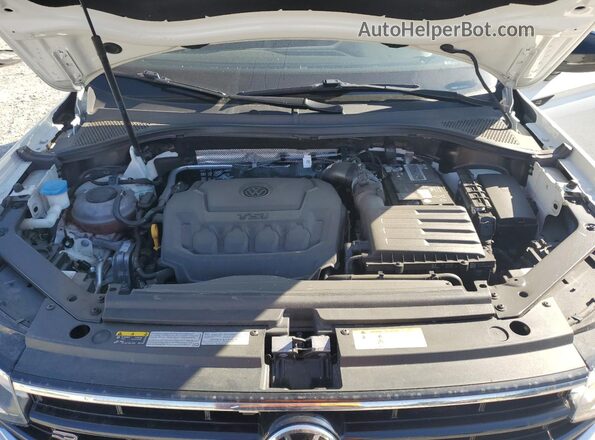 3VV8B7AX3NM086718 2022 VOLKSWAGEN TIGUAN White Widok komory silnika