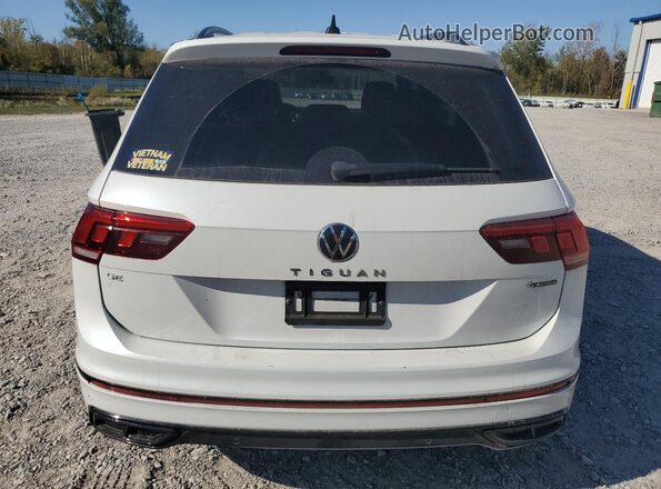 3VV8B7AX3NM086718 2022 VOLKSWAGEN TIGUAN White Widok z tyłu