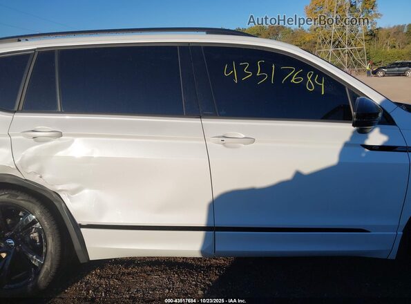 3VV8B7AX5RM134127 2024 VOLKSWAGEN TIGUAN Белый Вид задней части салона