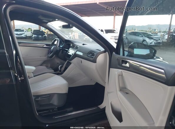 3VVCB7AX5RM104958 2024 VOLKSWAGEN TIGUAN Черный Вид салона спереди