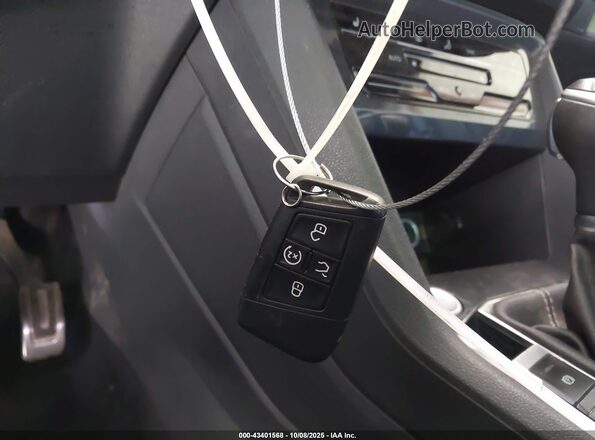 3VVCB7AX6NM074217 2022 VOLKSWAGEN TIGUAN Gray Vista del salpicadero