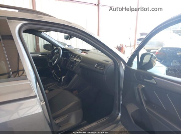 3VVCB7AX6NM074217 2022 VOLKSWAGEN TIGUAN Gray Vista interior delantera