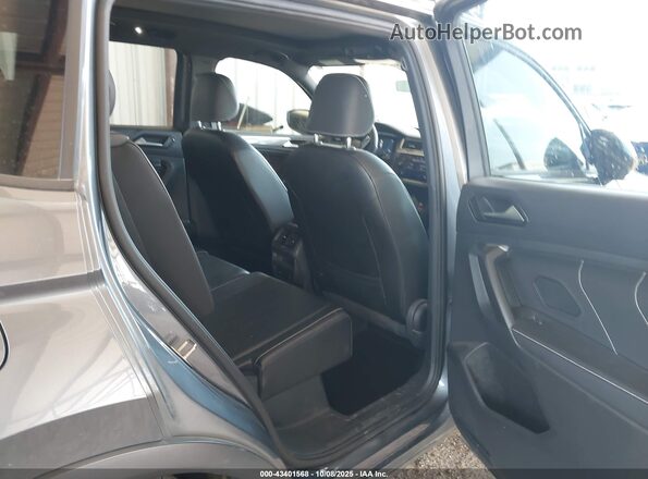 3VVCB7AX6NM074217 2022 VOLKSWAGEN TIGUAN Gray Vista de la etiqueta del VIN