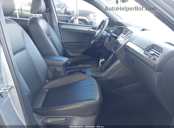 3VVCB7AX7NM099224 2022 VOLKSWAGEN TIGUAN Silver Vista interior delantera