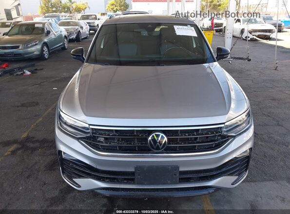 3VVCB7AX7NM099224 2022 VOLKSWAGEN TIGUAN Silver Vista interior trasera