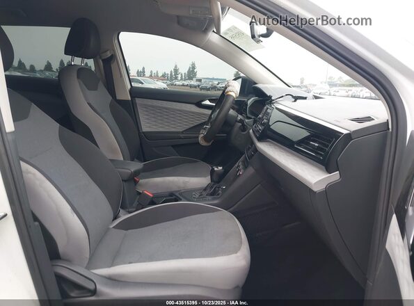 3VVCX7B29NM015263 2022 VOLKSWAGEN TAOS White Вид салону спереду