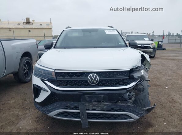 3VVCX7B29NM015263 2022 VOLKSWAGEN TAOS White Вид задньої частини салону