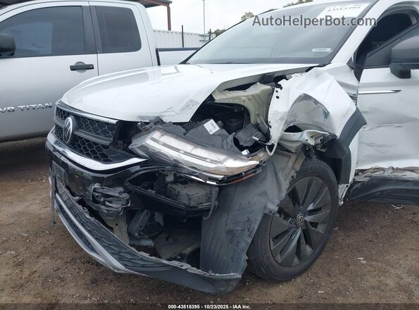 3VVCX7B29NM015263 2022 VOLKSWAGEN TAOS White Вид спереду