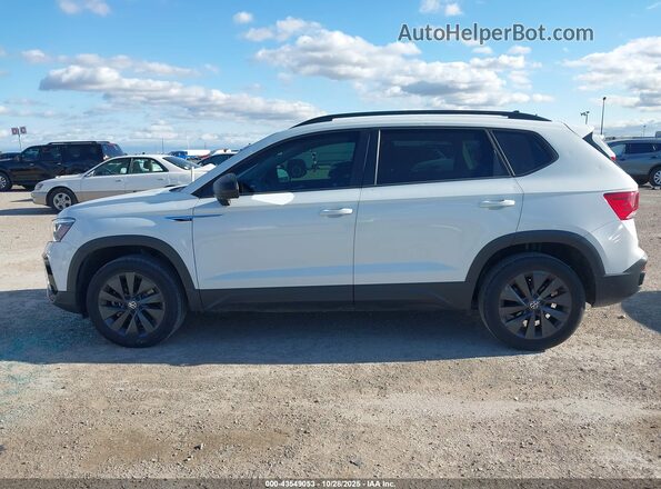 3VVDX7B23NM047985 2022 VOLKSWAGEN TAOS White 360 interior view