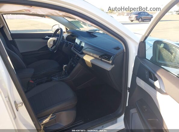 3VVEX7B27RM115232 2024 VOLKSWAGEN TAOS White Front interior view