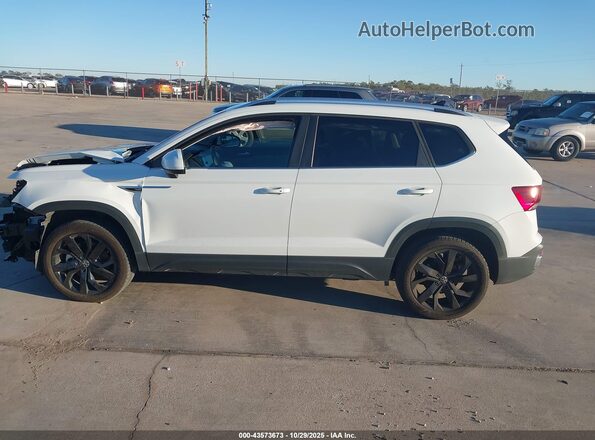 3VVEX7B27RM115232 2024 VOLKSWAGEN TAOS White 