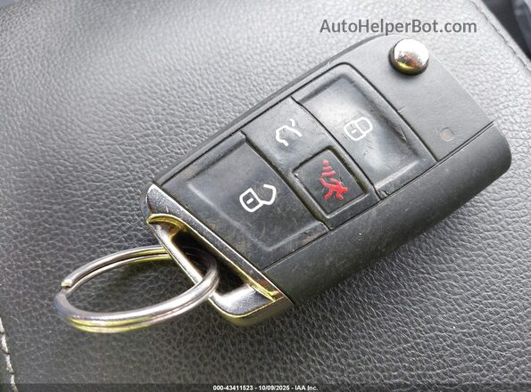 3VVFB7AX2RM010209 2024 VOLKSWAGEN TIGUAN Gray Vista del salpicadero
