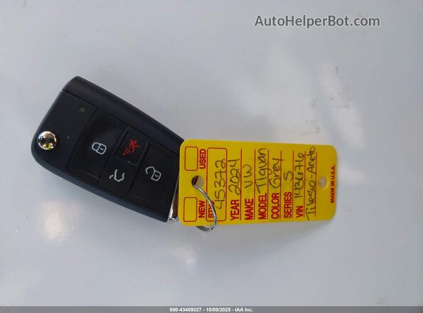 3VVFB7AX7RM143676 2024 VOLKSWAGEN TIGUAN Gray Dashboard view