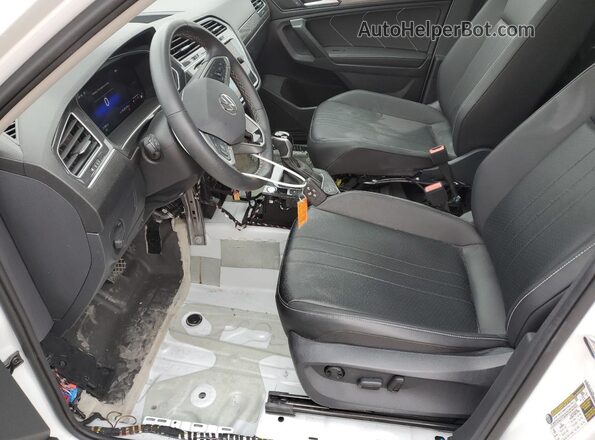 3VVMB7AX5RM110523 2024 VOLKSWAGEN TIGUAN Белый Вид салона спереди