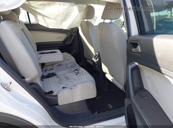 3VVRB7AX8RM034351 2024 VOLKSWAGEN TIGUAN White VIN sticker view