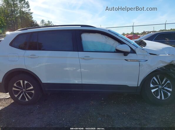 3VVRB7AX8RM034351 2024 VOLKSWAGEN TIGUAN White Rear interior view
