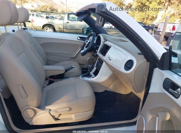 3VW5DAAT2KM505625 2019 VOLKSWAGEN BEETLE White Вид салону спереду