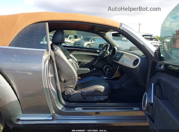 3VW5DAAT9KM510739 2019 VOLKSWAGEN BEETLE Серый Вид салона спереди