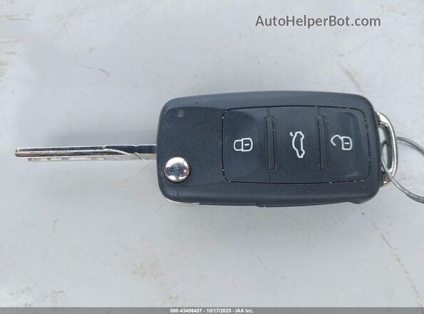 3VW5DAAT9KM510739 2019 VOLKSWAGEN BEETLE Серый Вид панели приборов