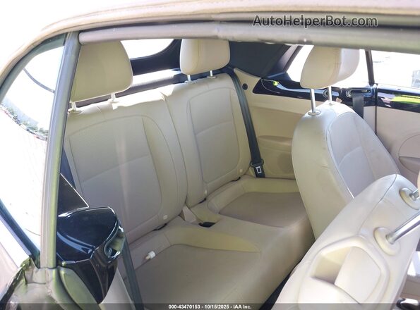 3VW5DAAT9KM512684 2019 VOLKSWAGEN BEETLE Black VIN կոդի պիտակի տեսք
