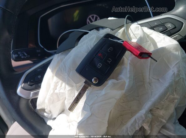 3VW5M7BU8RM043611 2024 VOLKSWAGEN JETTA Белый Вид панели приборов