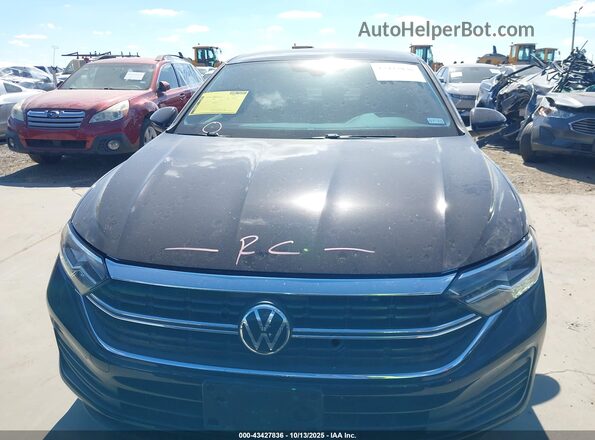 3VW7M7BU9NM025217 2022 VOLKSWAGEN JETTA Черный 