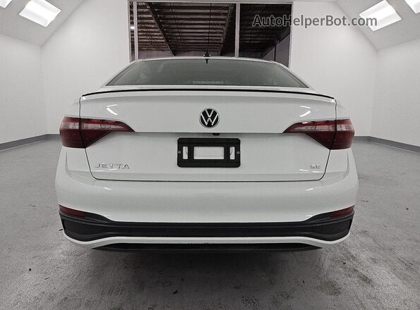 3VW7M7BU9RM032660 2024 VOLKSWAGEN JETTA White Widok z tyłu