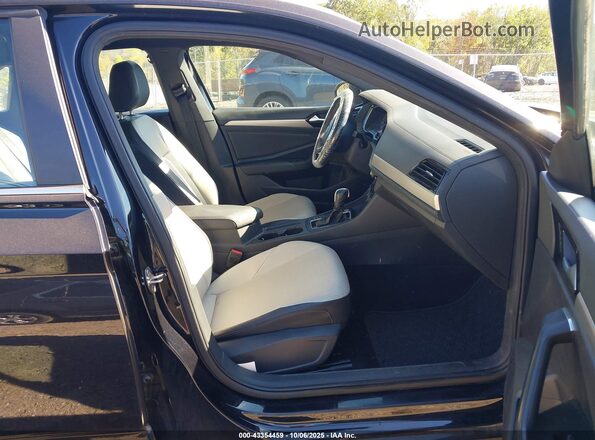3VWCB7BU0LM005892 2020 VOLKSWAGEN JETTA Черный Вид салона спереди