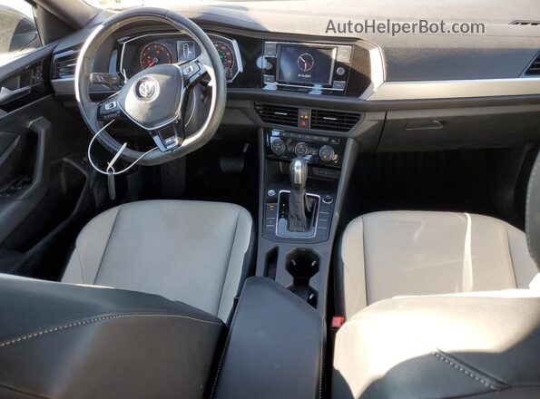 3VWCB7BU2LM055869 2020 VOLKSWAGEN JETTA Silver წინა პანელის ხედი