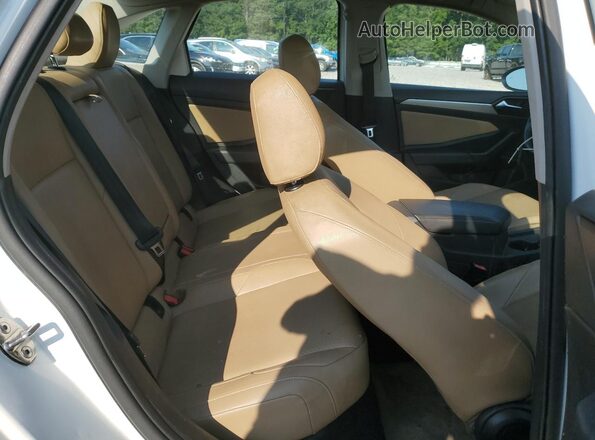 3VWCB7BU8LM035495 2020 VOLKSWAGEN JETTA White უკანა სავარძლების ხედი