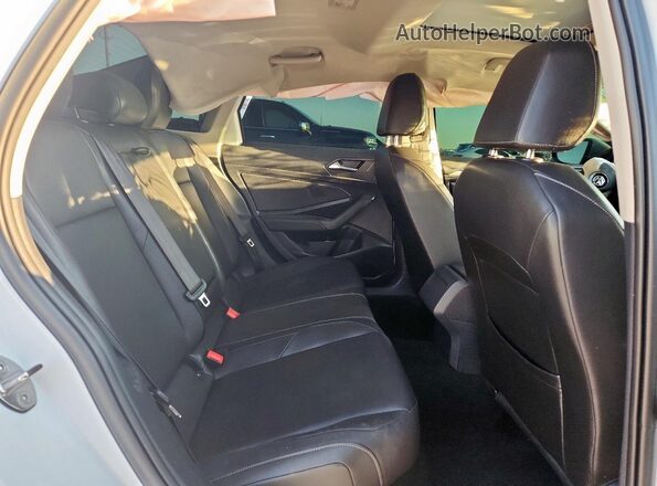 3VWCB7BUXLM043467 2020 VOLKSWAGEN JETTA White Vista de los asientos traseros