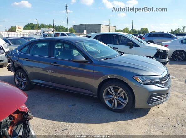 3VWEM7BU1RM046687 2024 VOLKSWAGEN JETTA Серый Вид задней части салона