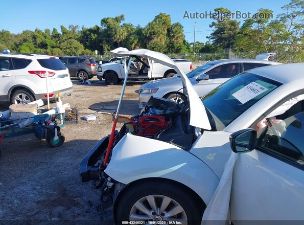 3VWFD7AT1JM709421 2018 VOLKSWAGEN BEETLE White 