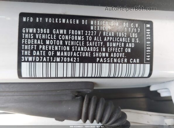 3VWFD7AT1JM709421 2018 VOLKSWAGEN BEETLE White 