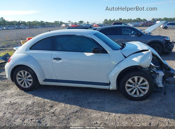 3VWFD7AT1JM709421 2018 VOLKSWAGEN BEETLE White 