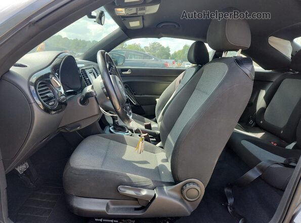 3VWFD7AT3JM717052 2018 VOLKSWAGEN BEETLE Gray 
