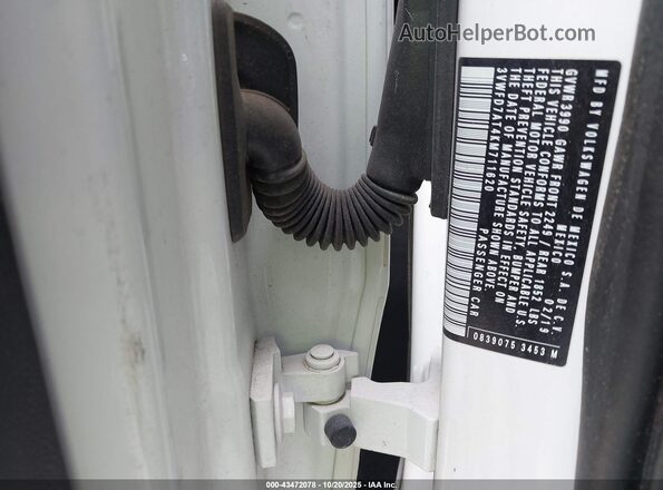 3VWFD7AT4KM711620 2019 VOLKSWAGEN BEETLE Белый Вид подкапотного пространства