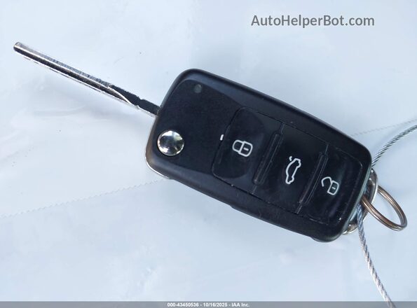 3VWFD7AT5KM711500 2019 VOLKSWAGEN BEETLE White 