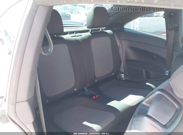 3VWFD7AT5KM711500 2019 VOLKSWAGEN BEETLE White 