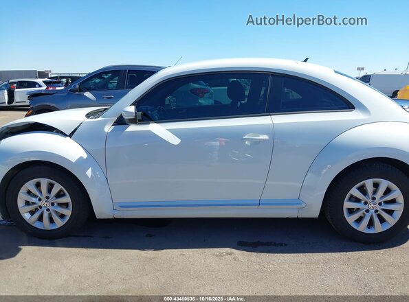 3VWFD7AT5KM711500 2019 VOLKSWAGEN BEETLE White 