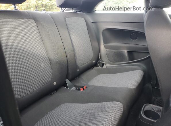 3VWFD7AT9KM719972 2019 VOLKSWAGEN BEETLE White 