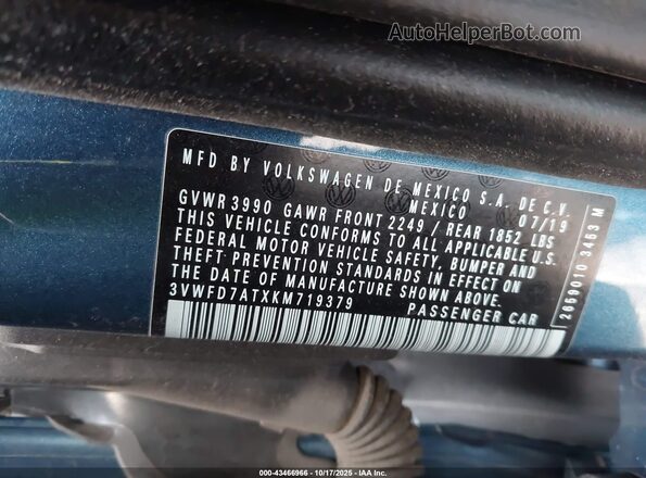 3VWFD7ATXKM719379 2019 VOLKSWAGEN BEETLE Blue Вид підкапотного простору