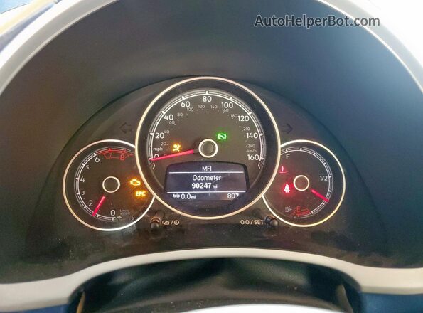 3VWJD7AT4JM728118 2018 VOLKSWAGEN BEETLE Blue 
