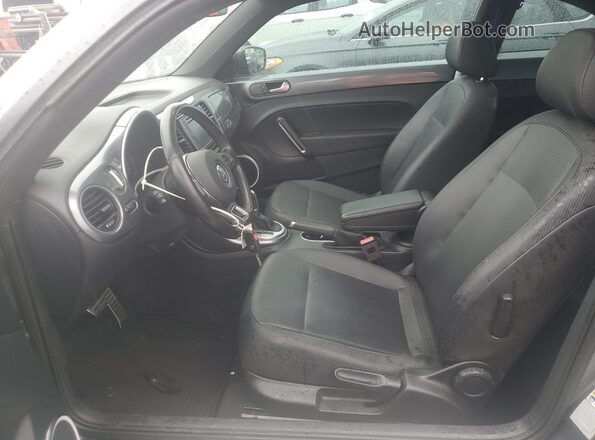 3VWJD7AT7JM706694 2018 VOLKSWAGEN BEETLE Gray Front interior view