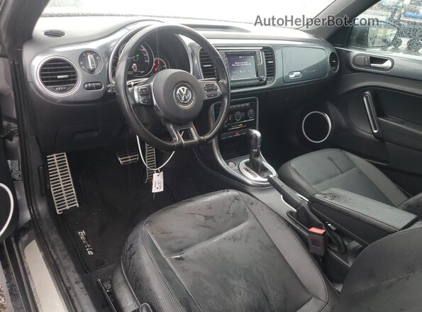 3VWJD7AT7JM706694 2018 VOLKSWAGEN BEETLE Gray Dashboard view