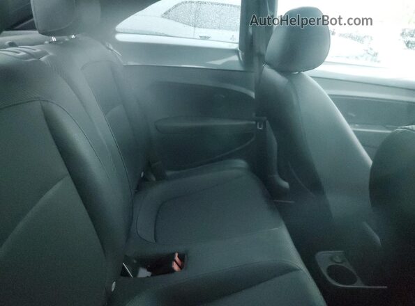 3VWJD7AT7JM706694 2018 VOLKSWAGEN BEETLE Gray Rear seats view