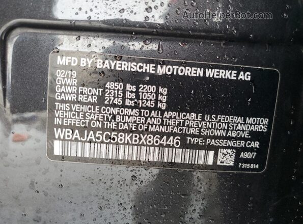 WBAJA5C58KBX86446 2019 BMW 5 SERIES Gray VIN კოდის სტიკერის ხედი